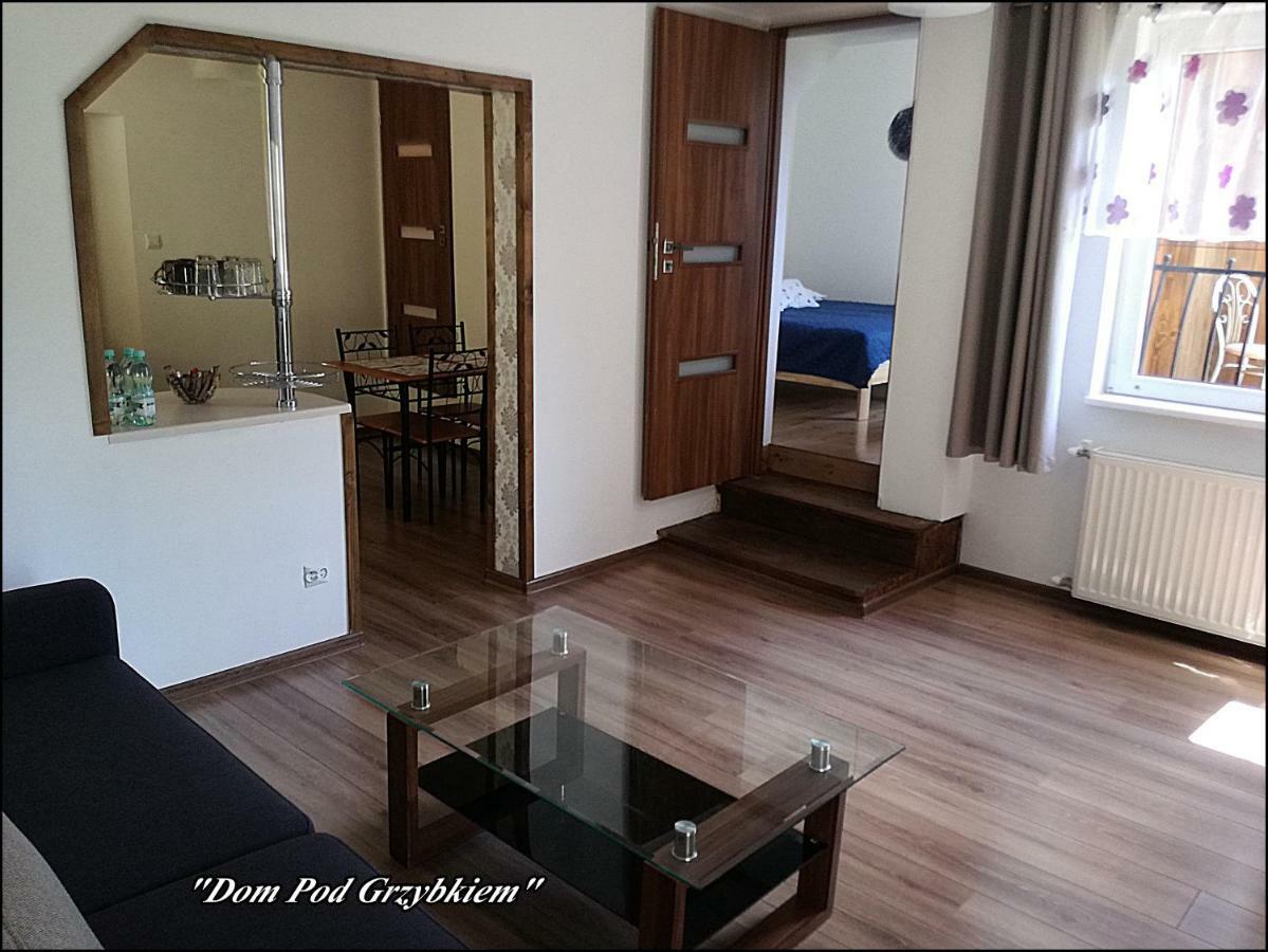 "Dom Pod Grzybkiem" Apartman Krościenko Kültér fotó